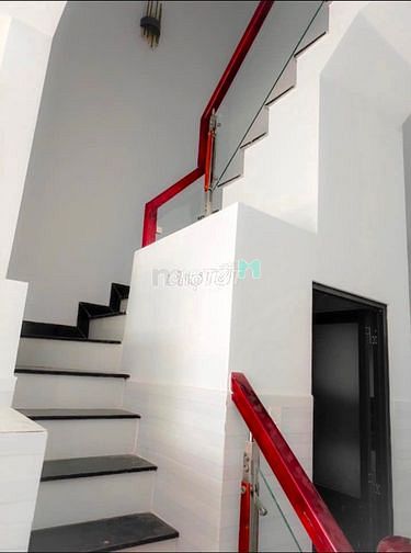 Hình ảnh Cần sang lại căn nhà đường Cửu Long quận 10