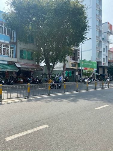 Hình ảnh Bán lô đất mt đường thích quãng đức,phú nhuận.Ngay coop mart