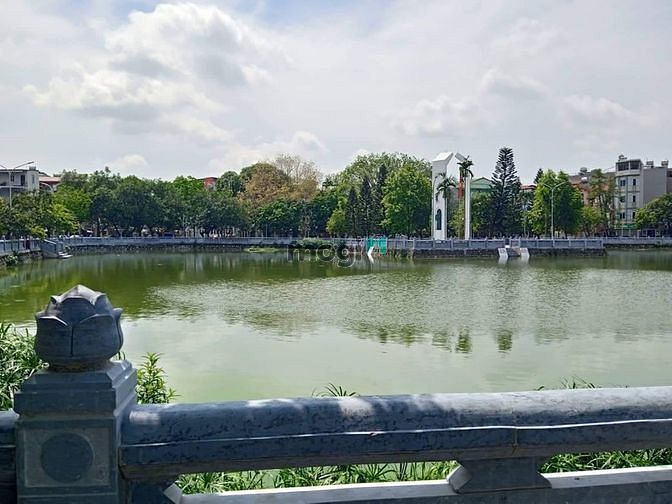 Hình ảnh Phú Diễn khổ đẹp ô tô đỗ cửa nở hậu nhỉnh 3 tỷ