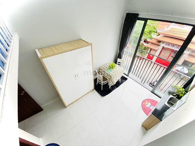 Hình ảnh Full nội thất, có ban công tại khu Sân Bay