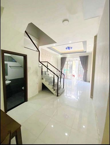 Hình ảnh Thanh lý nhà Lê Thị Bạch Cát quận 11 có sổ riêng