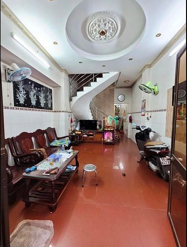 Hình ảnh Cần ra đi nhà Đ.Lãnh Binh Thăng 43m2 Q.6 SỔ RIÊNG