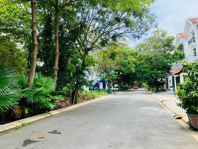 Hình ảnh Bán lô đất biệt thự 2 mặt tiền 280m2 thuộc khu dân cư Conic. SHR