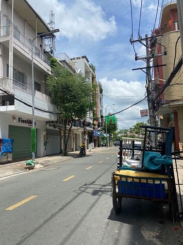 Hình ảnh Bán nhà mặt tiền đường 2 chiều, quận 5