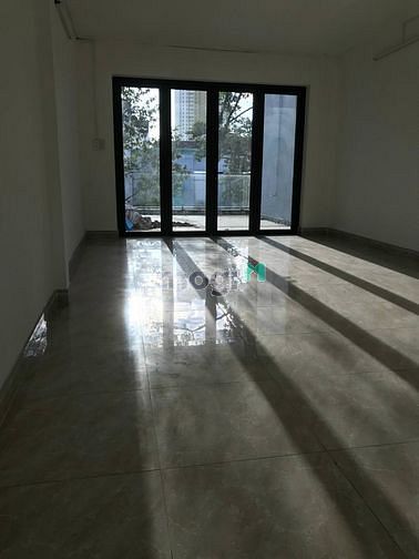 Hình ảnh Bán nhà mặt tiền đường 2 chiều, quận 5