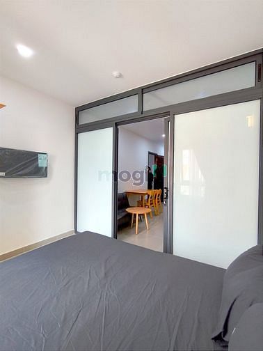Hình ảnh Bóc tem Siêu Phẩm Bancony 1PN Full nội thất Châu Âu- Đối diện ETOWN CH