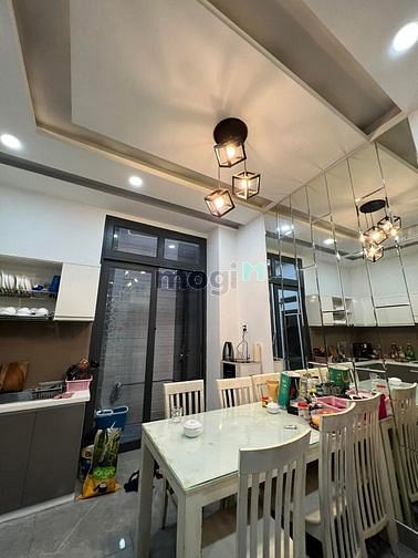 Hình ảnh Nhà thủ đức hẻm xe hoi 4 tầng nhỉnh 7 tỷ