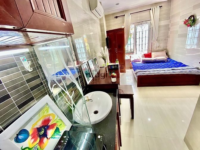 Hình ảnh CHDV Full nội thất - Cửa số thoáng mát ngay Đoàn Thị Điểm