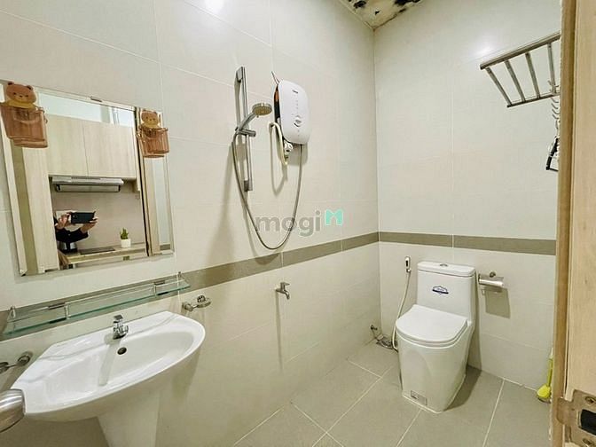 Hình ảnh Hifriendz hỗ trợ cọc - Mb6623 nạp rút nhanh chóng studio đầy đủ nội thất - Cửa sổ lớn