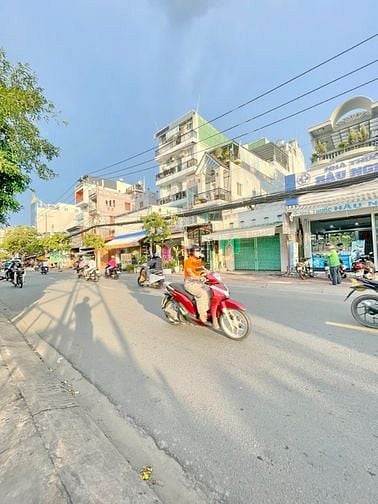 Hình ảnh Bán Mặt Tiền KDBB sầm Uất Trần Xuân soạn ,Q7
