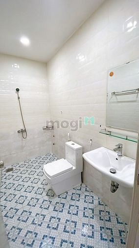 Hình ảnh Phòng đầy đủ nội thất ban công- cmt8 quận 3