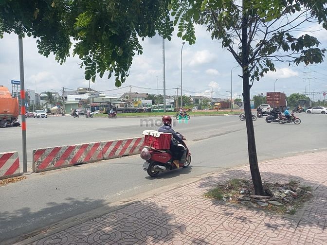 Hình ảnh Bán gấp lô đất hẽm 16m,28x47m,Chỉ 24tr/m2,gần vòng xoay,Phú Hữu Q.9