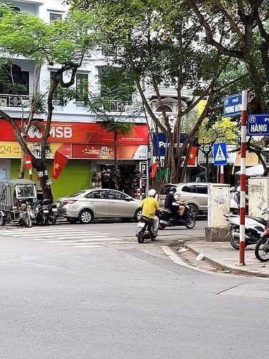 Hình ảnh Cho thuê nhà mặt phố Hàng Bông DT 220m2