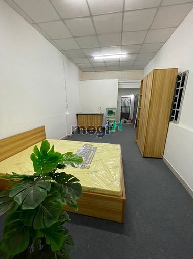 Hình ảnh Cho Thuê Căn Hộ Studio Sân Bay có Ban Công Riêng
