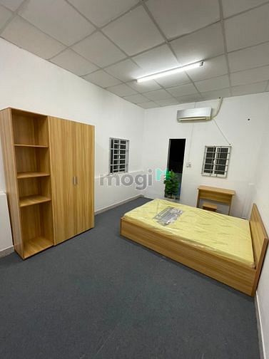 Hình ảnh Cho Thuê Căn Hộ Studio Sân Bay có Ban Công Riêng