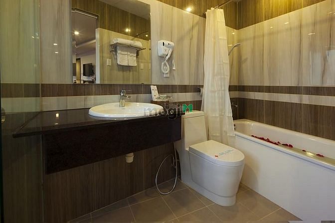 Hình ảnh Khách Sạn - 2500m2 - Quận 7 - 680tr/tháng - Vị Trí Vàng