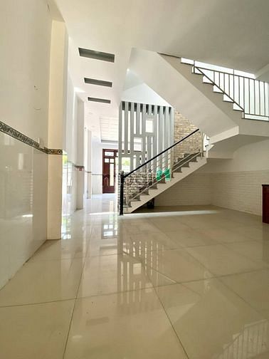 Hình ảnh Bình Tân - Giáp Tân Phú - 92m2 - 3 tầng BTCT có sân thượng
