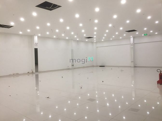 Hình ảnh Cho thuê siêu mặt bằng 117 Pasteur, phường 6, Quận 3. 20x40m suốt