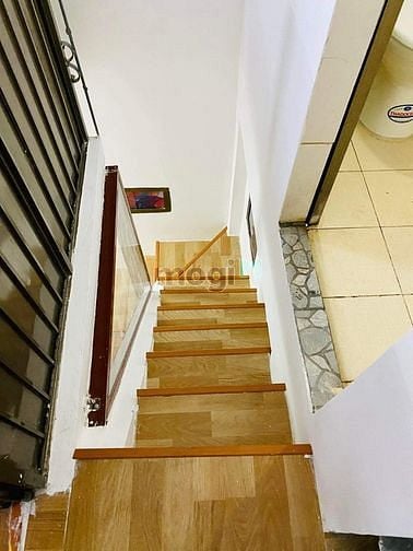 Hình ảnh Bán nhà đẹp Tôn Đức Thắng, 15m2, 4 tầng, cách phố 10m, sổ riêng, 2.15