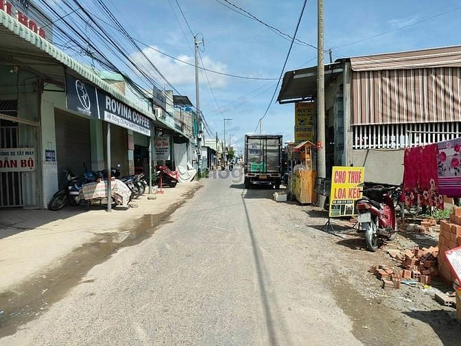 Hình ảnh Bán đất giá rẻ, 2 lô liền kề 2 SHR. 350m2 sát KCN Tân Đức.
