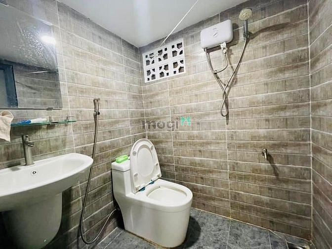 Hình ảnh Cho Thuê Phòng Trọ Có Máy Lạnh + Cửa Sổ Mới Tinh
