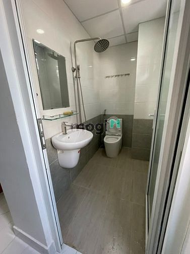 Hình ảnh Thích Quảng Đức Studio cửa sổ Giá Giảm Mạnh Cho Sinh Viên