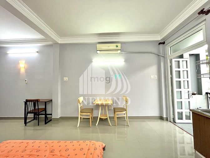 Hình ảnh Mb6623 nạp rút nhanh chóng BAN CÔNG siêu rộng ngay METRO AN PHÚ