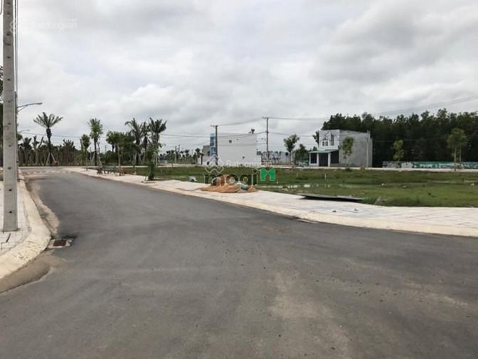 Hình ảnh Bán gấp 100m2 nằm ngay MT đường Liên Phường, Tân Phú, gần KDC.