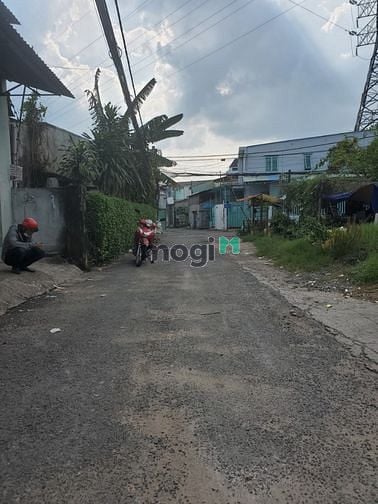 Hình ảnh Bán gấp lô đất 100m2 5x20 đường 79 Phước Long B gần ngã tư Bình Thái