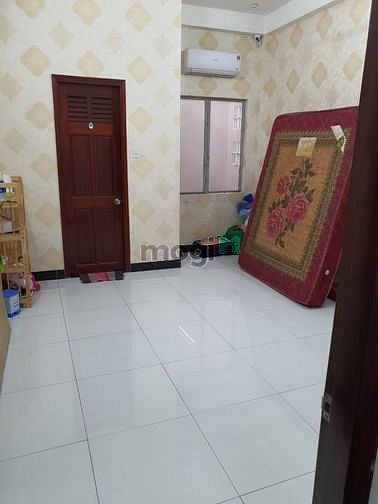 Hình ảnh Cho thuê nhà HXT Phan Văn Trị, 4x20m, nhà 3 lầu, 4 phòng có máy lạnh.