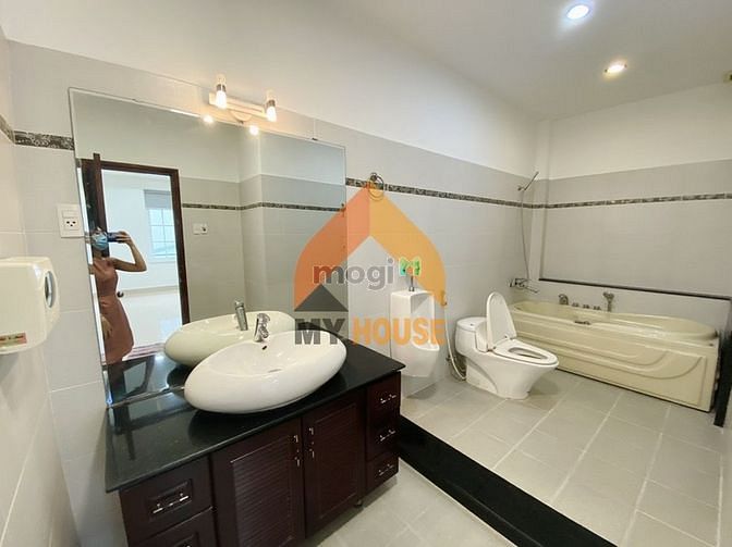 Hình ảnh VIILLA FULL diện tích hầm 10x20 bự nhất quả đất sau METRO