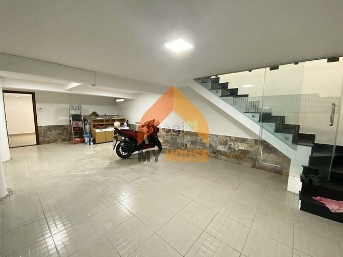 Hình ảnh VIILLA FULL diện tích hầm 10x20 bự nhất quả đất sau METRO
