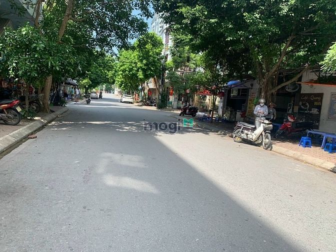 Hình ảnh Cần bán 148m2 trục chính xóm 2 Đông Dư. Đường ô tô tránh, KD đẹp