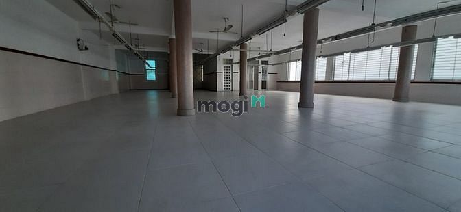 Hình ảnh Cho thuê Tòa nhà LỚN diện tích 1400m2 hẻm 8m đường Trường Chinh