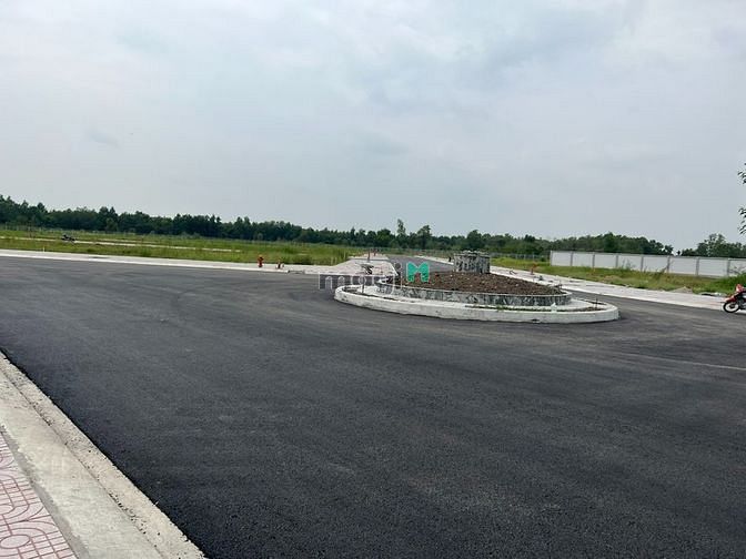 Hình ảnh Kẹt tiền nên cần bán gấp lô đất full thổ Đại Lộ LA