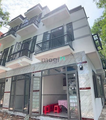 Hình ảnh Nhà Phố View Hồ Sinh Thái , 1 trệt 2 lầu 4 phòng ngủ 1 sân thượng
