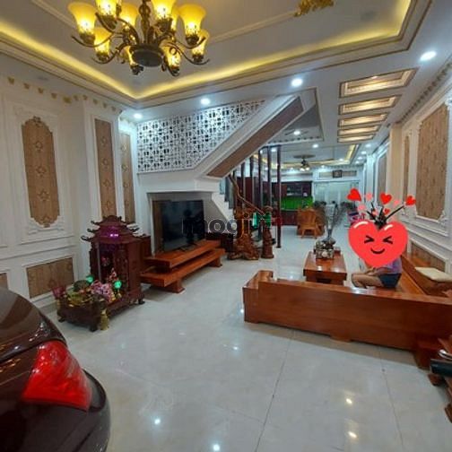 Hình ảnh Nhà hẻm xe hơi thông, nội thất dát vàng hơn 3 tỷ