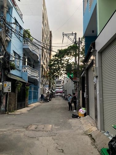 Hình ảnh Nhà phố bình dân - Hẽm oto qua lại