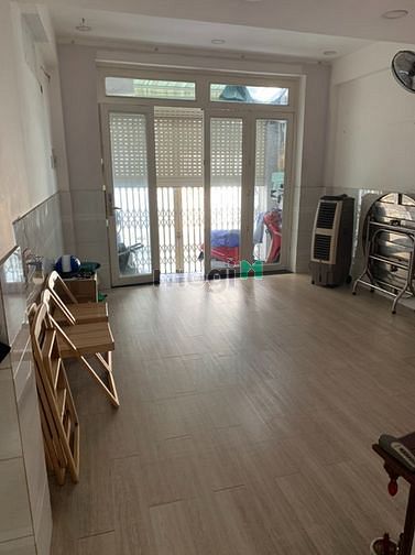 Hình ảnh Cho thuê nhà HXT D2, DT: 4x15m, 3 lầu đẹp, hẻm thông