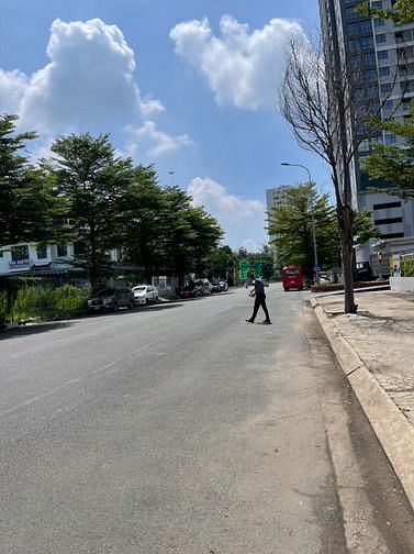 Hình ảnh Cần cho thuê Biệt thự Sedeco Tân Phong, nhà đẹp, có thang máy