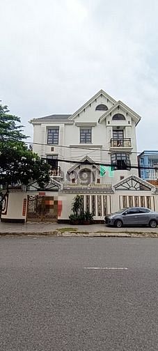 Hình ảnh Cho thuê biệt thự góc 2 mặt tiền đầy đủ nội thấ