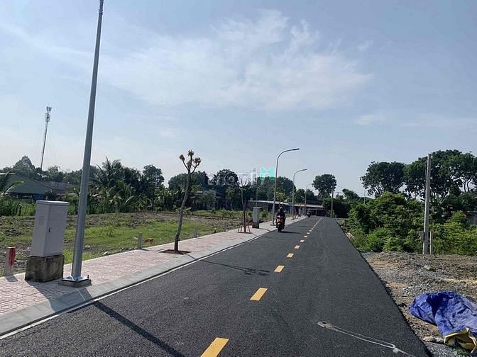 Hình ảnh 100m2 full thổ cư, đất ngay trung tâm thị trấn, SHR giá 700tr