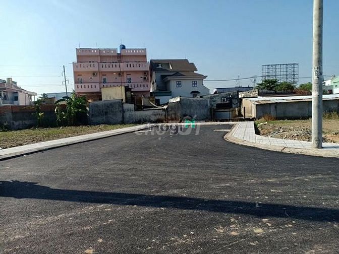 Hình ảnh 100m2 full thổ cư, đất ngay trung tâm thị trấn, SHR giá 700tr