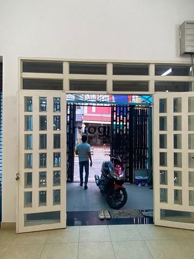 Hình ảnh Cho thuê nhà hẻm lộ giới 9m 192 Nguyễn Thái Bình. Tân Bình.