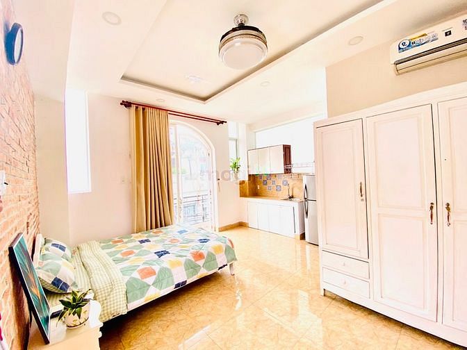 Hình ảnh Alo phòng đẹp cửa sổ lớn - bancol
