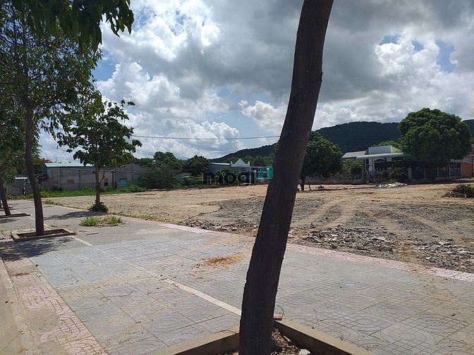 Hình ảnh Bán lô góc 2MT Trịnh Đình Thảo, trung tâm P. Kim Dinh, TP Bà Rịa