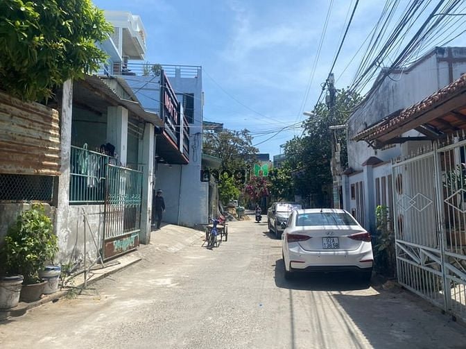 Hình ảnh bán lô đất kiêt ototo cách mạng tháng 8 vi tri qa ok