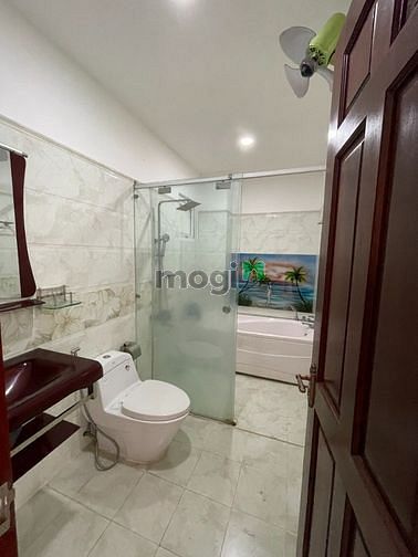 Hình ảnh Cho thuê nhà hẻm 7m Phạm Văn Bạch P.15 Tân Bình 5x18m 3 lầu