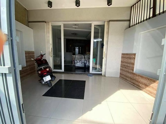 Hình ảnh Cho thuê nhà diện tích lớn đường Trịnh Quang Nghị P7Q8