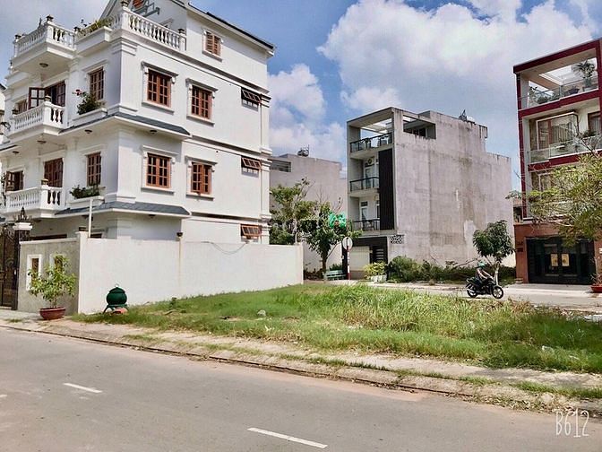 Hình ảnh Bán cặp 210m2 KDC Tên Lửa 2 liền kề KCN Rạng Đông xây dựng tự do có sổ